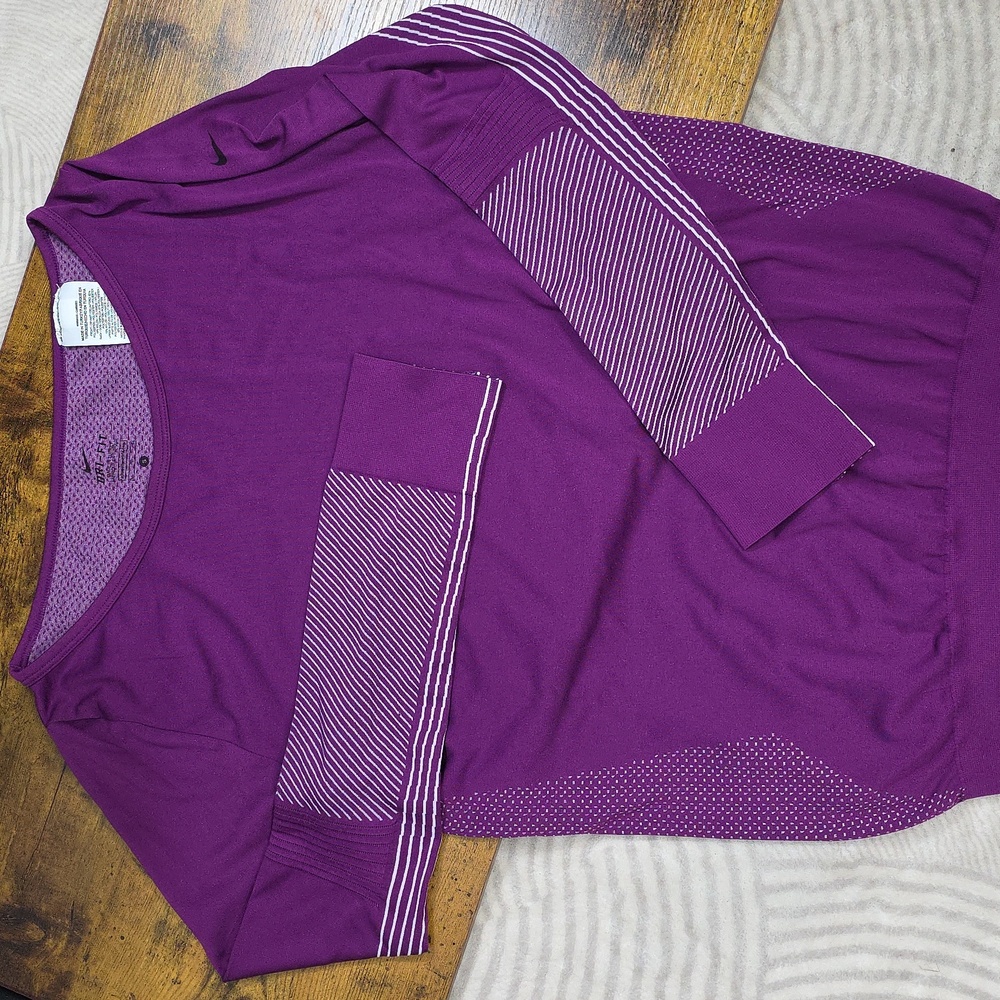 Nike Dri-FIT Banded Waist Seamless Training Top | Purple | Small - Picture 3 of 14